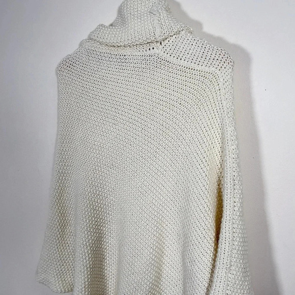 COCOGIÒ |  TURTLENECK SWEATER PONCHO - Picture 8 of 11